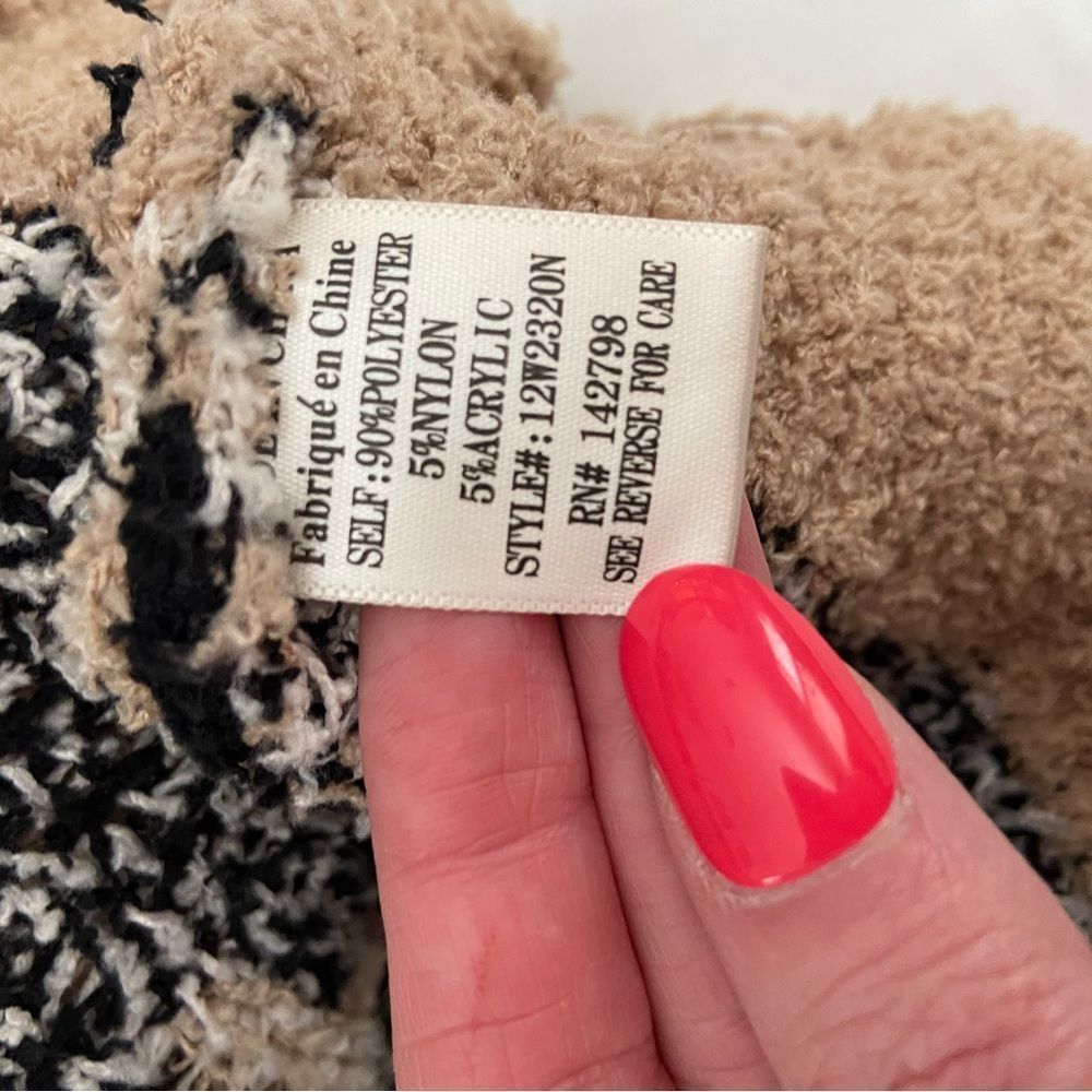 Distressed leopard sweater size small - Picture 10 of 11